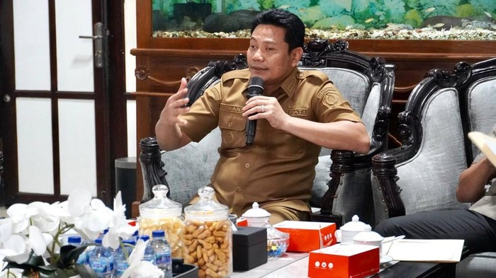 Bupati Subandi memimpin rakor tim pemantauan perkembangan politik di Sidoarjo