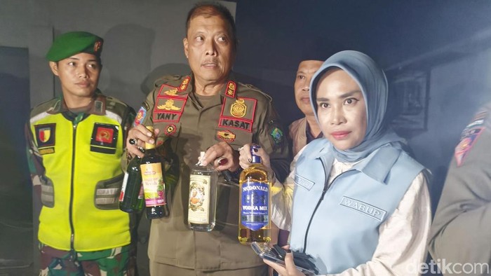 Razia di kafe eks tol HK Jabon Sidoarjo