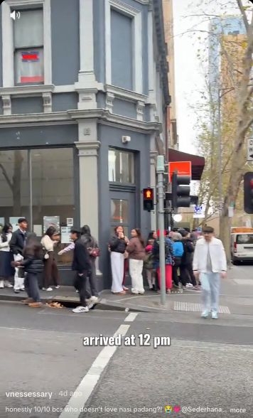 Diaspora Indonesia membagikan momen makan nasi Padang di Restoran Sederhana Australia