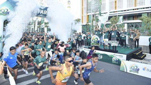Ribuan pelari antusias meramaikan ajang Rimo Run 2026 yang digelar PT Bank NTB Syariah di Kota Mataram. (Foto: Dok. Bank NTB Syariah)