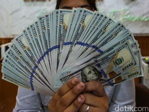 Timur Tengah Memanas, Dolar AS & Harga Minyak Kompak Menguat