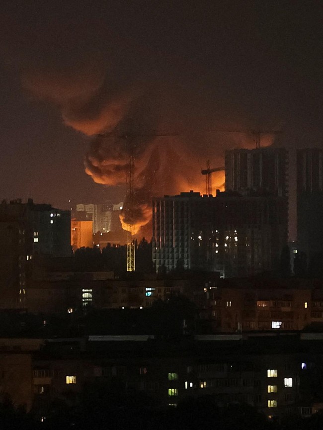 Penampakan Kyiv Porak-poranda Usai Dibombardir Rudal Rusia
