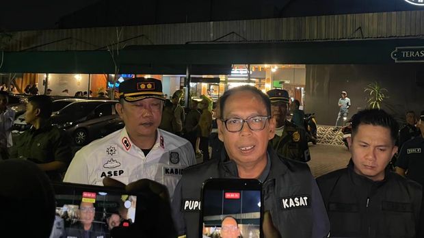 Satpol PP Razia tempat hiburan malam di Jalan Merdeka Bogor Satpol PP Razia tempat hiburan malam di Jalan Merdeka Bogor