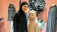 8 Gaya Serba Hitam Paula Verhoeven hingga Natasha Rizky, Siapa Paling Stylish?