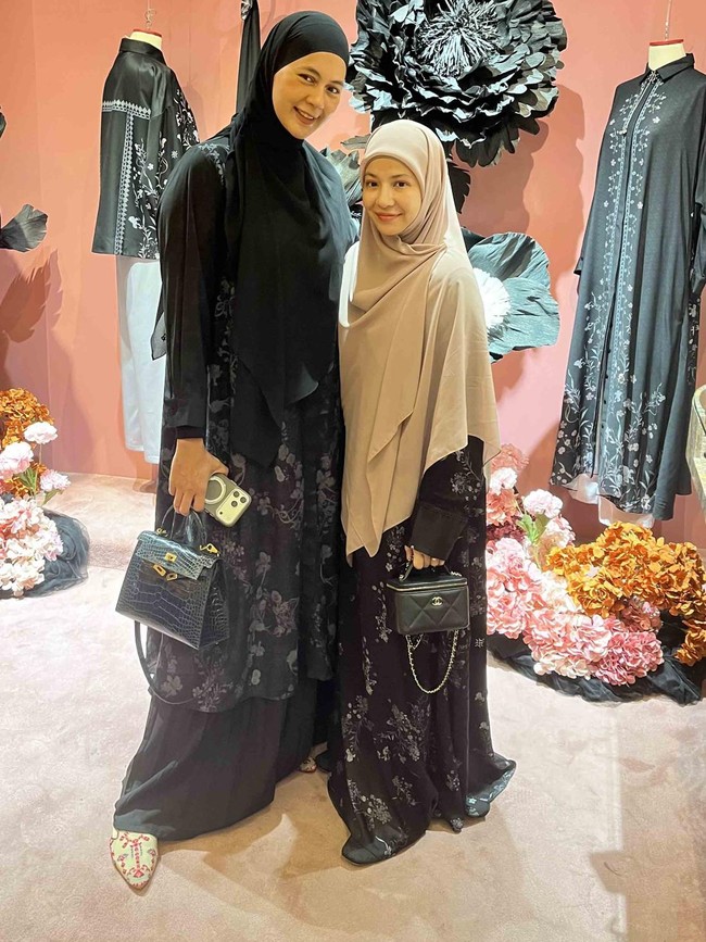 8 Gaya Serba Hitam Paula Verhoeven hingga Natasha Rizky, Siapa Paling Stylish?