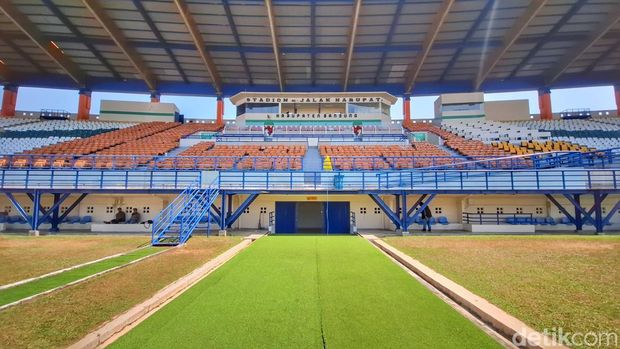 Stadion Si Jalak Harupat. Stadion Si Jalak Harupat.
