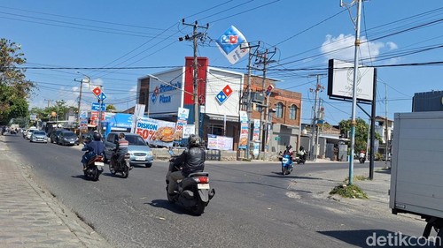 Suasana di simpang tiga Jalan Dakota dan Jalan Wahidin, Rembiga, Selaparang, Kota Mataram, Selasa (7/7/2026).