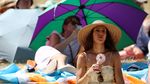 The Hill Dipenuhi Payung, Terik Matahari Tak Halangi Antusias Penonton Wimbledon