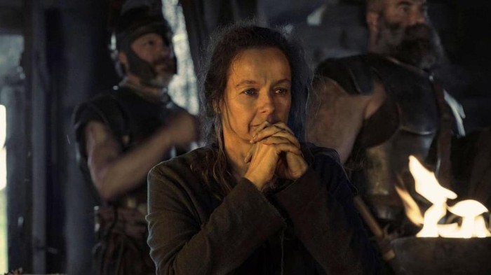 Samantha Morton dalam film The Odyssey (2026).