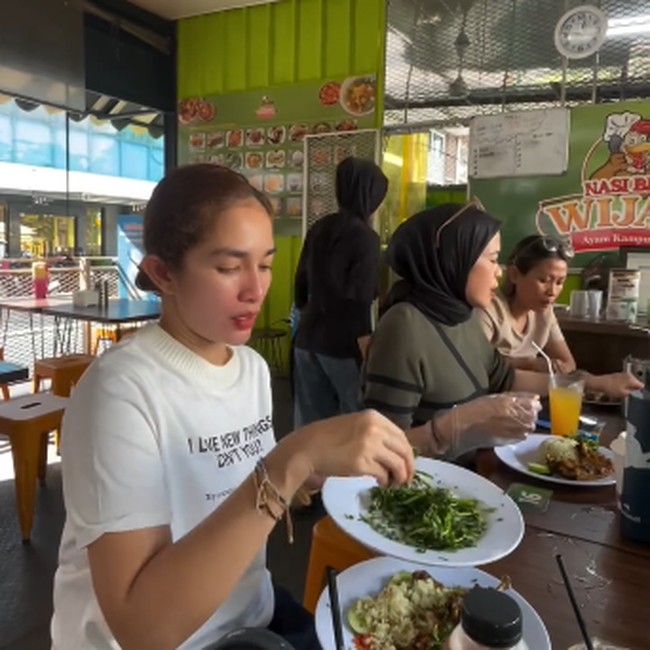 Viral Pada Masanya, 8 Bisnis Kuliner Milik Artis Ini Berujung Gulung Tikar