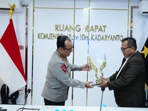 Wakapolri Raih Penghargaan The Visionary Leader of National Security dari Unissula