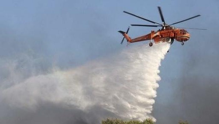 Water bombing. (Istimewa)