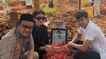 Pesinetron Arie Nugroho Berduka Ayah Meninggal Dunia