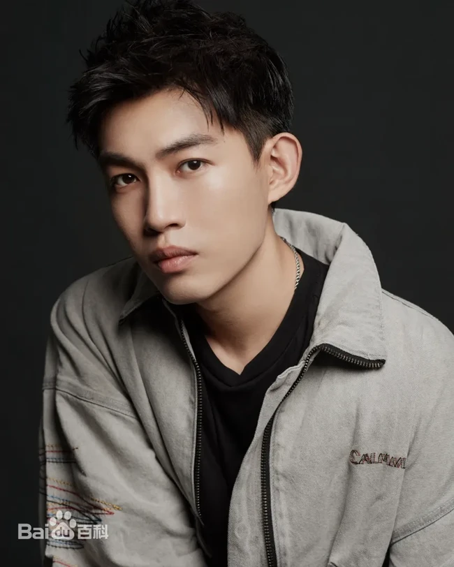 Sayangnya popularitas Xu Peng berubah hampir dalam semalam sejak produksi AI mengubah industri hiburan. Pada kuartal pertama 2026 saja, dari sekitar 128.000 drama pendek yang dirilis, sekitar 122.000 diproduksi dengan bantuan intelejensi buatan. Foto: Baidu