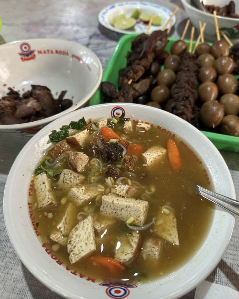 3 Soto Enak di Jogja Pilihan Dian Sastro