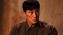 Potret Terbaru Agent Kim Reactivated: So Ji Sub-Taecyeon di Korea Utara