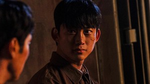 Nahas, dalam sebuah misi di masa lalu, Park Young Gwang tewas dan menyisakan Manager Kim sebagai satu-satunya penyintas dalam insiden tersebut. (Foto: dok. SBS)