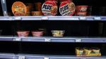 Warga Berburu Bahan Pangan Antisipasi Taifun Bavi Taiwan