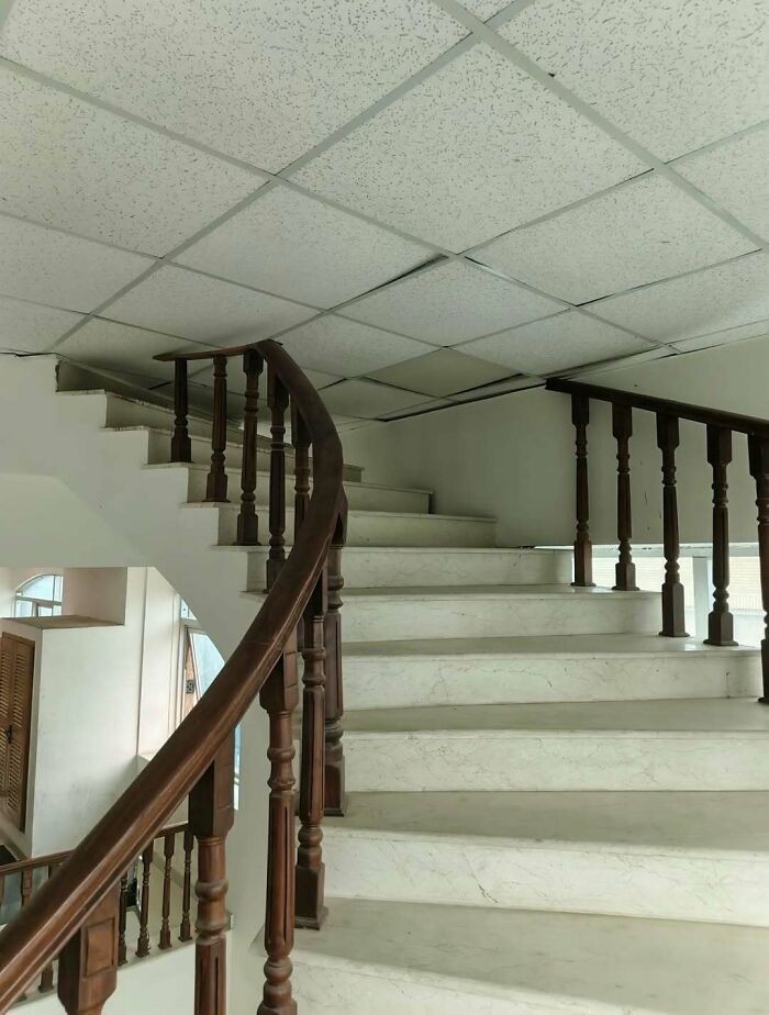 Desain tangga yang gagal.