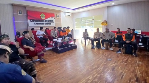 Diskusi layanan darurat bersama BPBD Bali dan Pemkab Tabanan di kantor Command Center 112 Gianyar, Kamis (9/7/2026). (Foto: Dok. Pemkab Gianyar)