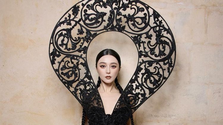 Fan Bing Bing Jadi Model Paris Fashion Week, Wajah Bak Porselen Bikin Terpana