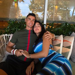 Perlihatkan 2 Cincin, Cristiano Ronaldo & Georgina Rodríguez Resmi Menikah!