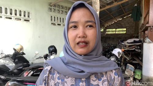 Foto : Guru SDN 1 Keru, Mira Budi Artika, Kamis (9/7/2026). (M. Zahiruddin/detikBali)