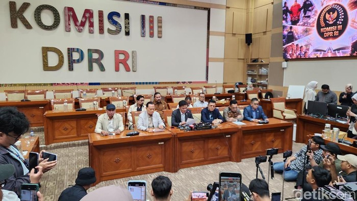 Jumpa pers komisi III DPR. (Adrial/detikcom)
