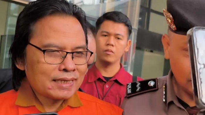 KPK menahan mantan Sekjen MPR Maruf Cahyono. (Kurniawan/detikcom)