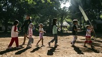 Melalui kegiatan ini, penyelenggara berharap anak-anak semakin mengenal budaya Nusantara sekaligus memperkuat interaksi sosial. ANTARA FOTO/Aprillio Akbar  