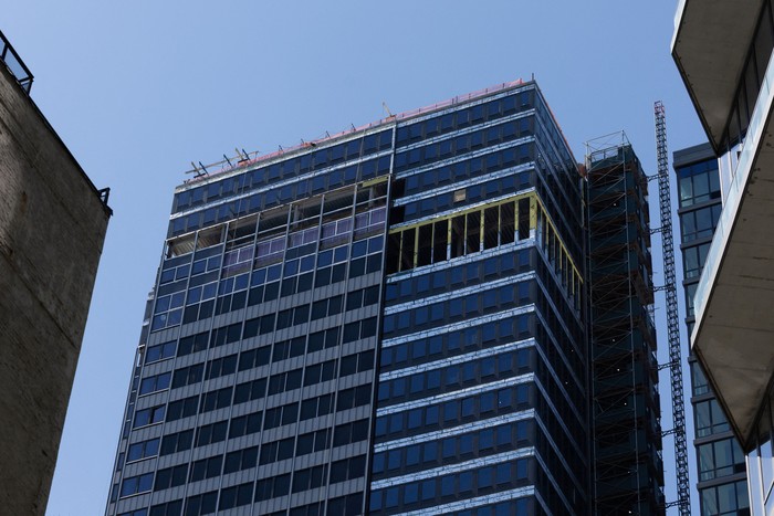 NEW YORK-BUILDING/ One of the buckled columns of a building on 42nd Street which was reported to have structural issues in New York City, U.S., July 8, 2026. REUTERS/Jordan Tovin