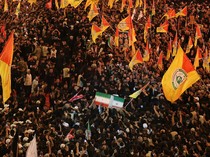Lautan Pelayat Beri Penghormatan Terakhir untuk Ali Khamenei di Karbala