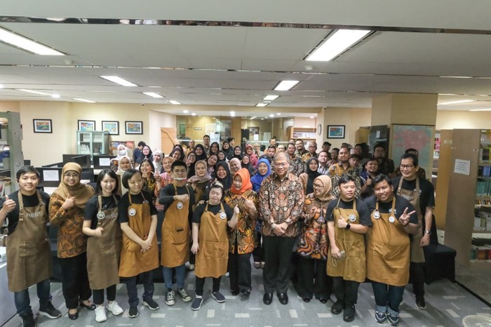 Perpustakaan MPR RI menggelar kegiatan Literasi Kreatif bertema Demokrasi dalam Secangkir Kopi, Laboratorium Barista dan Literasi Konstitusi di Perpustakaan MPR RI, Gedung Nusantara IV, Kompleks Parlemen, Senayan, Jakarta, Kamis (9/7/2026).