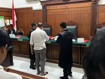 Peras Ketua RW Modus Berita Buruk, Advokat di Surabaya Diadili