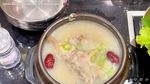 Potret Amora Lemos yang Asyik Mukbang dan Kulieneran bareng Keluarga