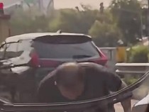 Video: Viral Pengemudi di Jakut Ngamuk Rusak Spion dan Wiper Mobil