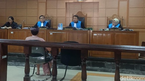 Proses persidangan gugatan PT Indonesia Kaishi Tourism Property Investment Development Group  terhadap Pemprov Bali atas perkara pembangunan Lift Kaca di Pantai Kelingking.
