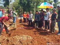 3 Korban Tewas Ledakan Mortir di Cipatat Dimakamkan Berderet