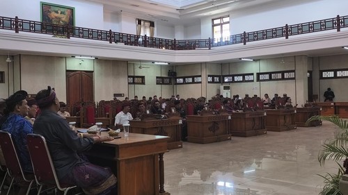 Rapat Paripurna Pandangan Umum Fraksi Atas Ranperda tentang Perubahan Perda Nomor 6 Tahun 2017 tentang Pengelolaan Barang Milik Daerah dan Ranperda tentang Pertanggungjawaban Pelaksanaan APBD TA. 2025 di Ruang Sidang DPRD Buleleng, Kamis (9/7/2026). (Wijaya Kusuma/detikBali)