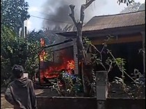 Sedan Ludes Terbakar Saat Servis di Playen Gunungkidul