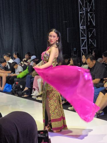 Penampilan Shira Dominic Mulyono di Trend Fashion Week (ITFW).