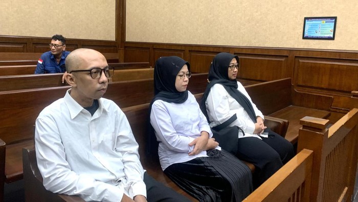Tiga terdakwa kasus dugaan korupsi klaim fiktif Jaminan Kecelakaan Kerja (JKK) pada BPJS Ketenagakerjaan Kantor Wilayah DKI Jakarta