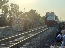Ini Penyebab Truk Boks di Nganjuk Hancur Tertabrak KA Tewaskan Sopir