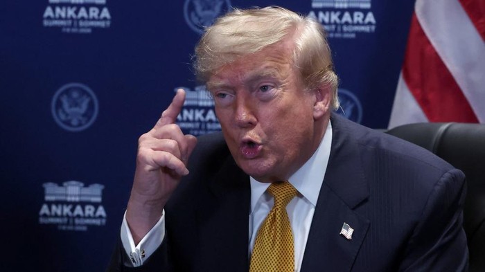 Trump sebut gencatan senjata AS dan Iran berakhir setelah dua negara saling serang