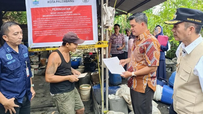 Wali Kota Palembang Ratu Dewa meninjau 19 usaha tahu di Palembang