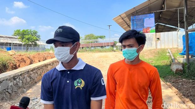 Warga binaan Lapas Ciangir, Mukriji (kiri), dan Yusuf (kanan).