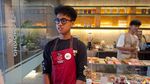 Seru! Anak-anak Belajar Jadi Barista Buat Isi Waktu Liburan