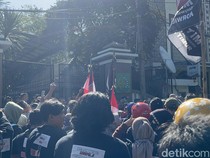 MAKI Demo Kejati Jatim Usai Temuan Emas-Uang Diduga Milik Jampidsus
