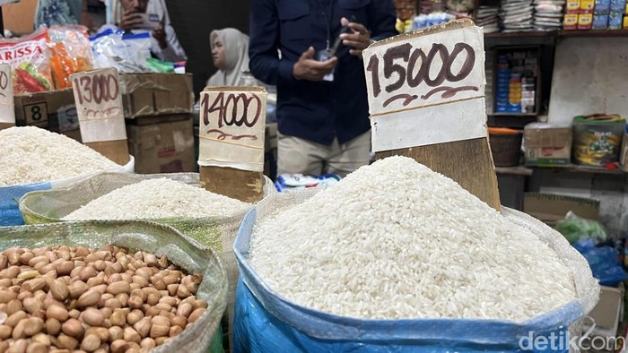 Beras yang dijual di Pasar Tradisional Medan