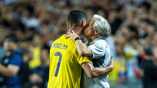 HONG KONG, CHINA - AUGUST 19: Cristiano Ronaldo of Al-Nassr (L) and team head coach Jorge Jesus of Al-Nassr (R) react during to the Saudi Super Cup semi final between Al-Nassr and Al-Ittihad at Hong Kong Stadium on August 19, 2025 in Hong Kong, China. (Photo by Yu Chun Christopher Wong/Eurasia Sport Images/Getty Images)